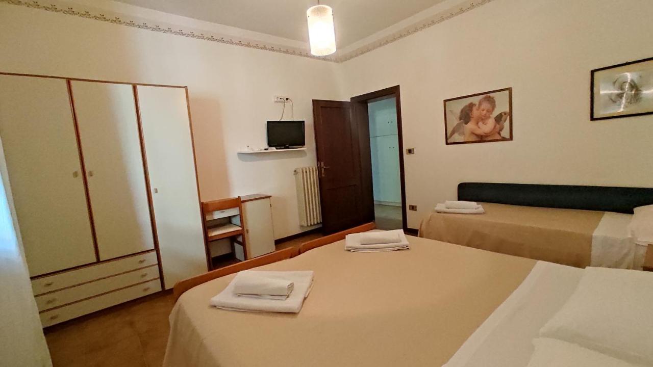 Hotel De Amicis Riccione Eksteriør bilde