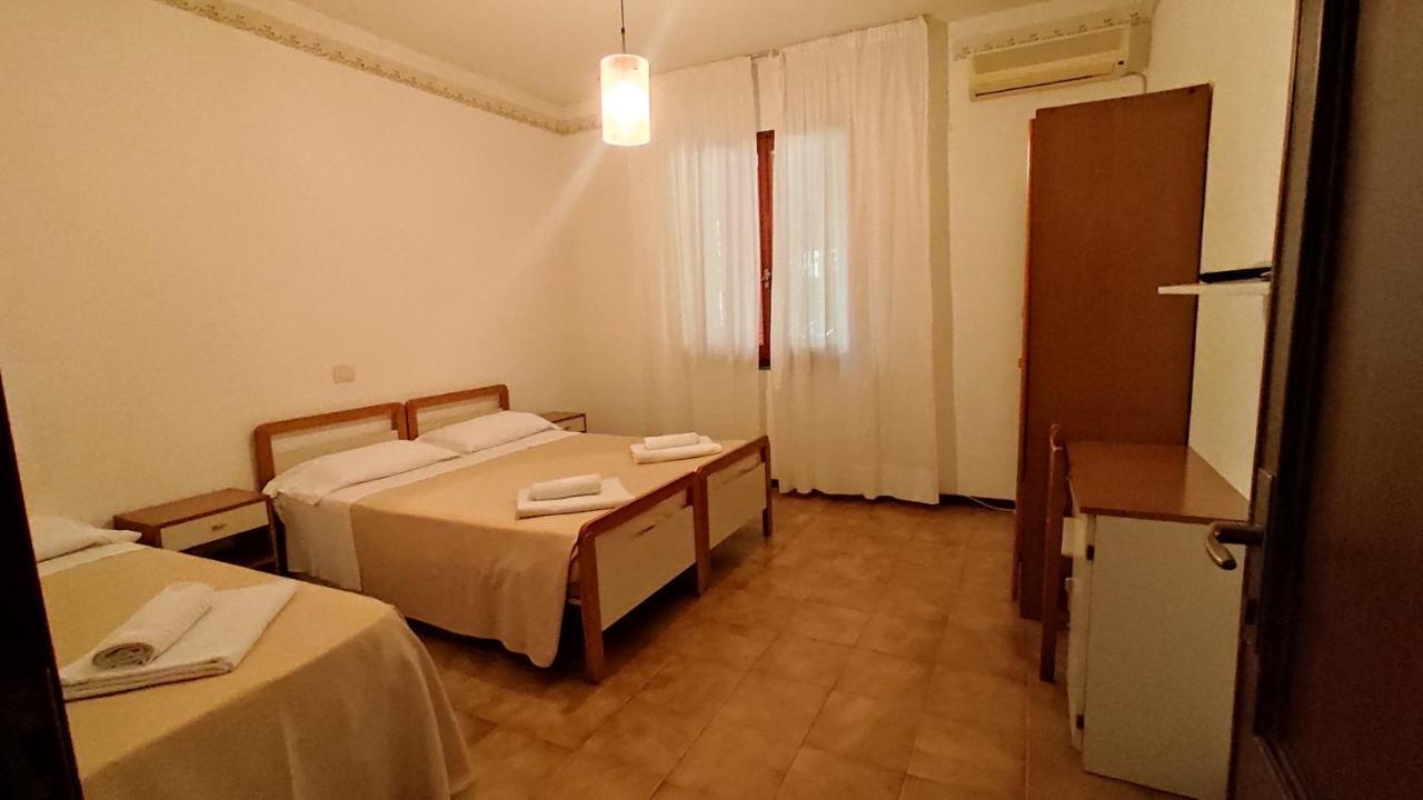 Hotel De Amicis Riccione Eksteriør bilde