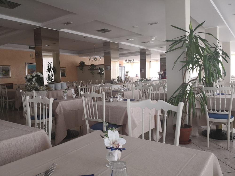 Hotel De Amicis Riccione Eksteriør bilde