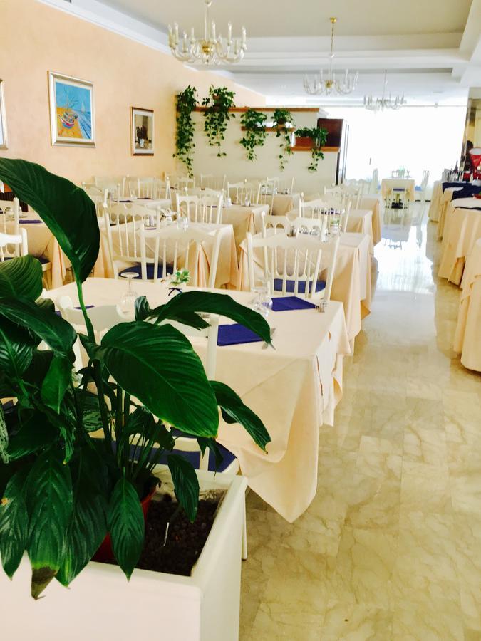 Hotel De Amicis Riccione Eksteriør bilde