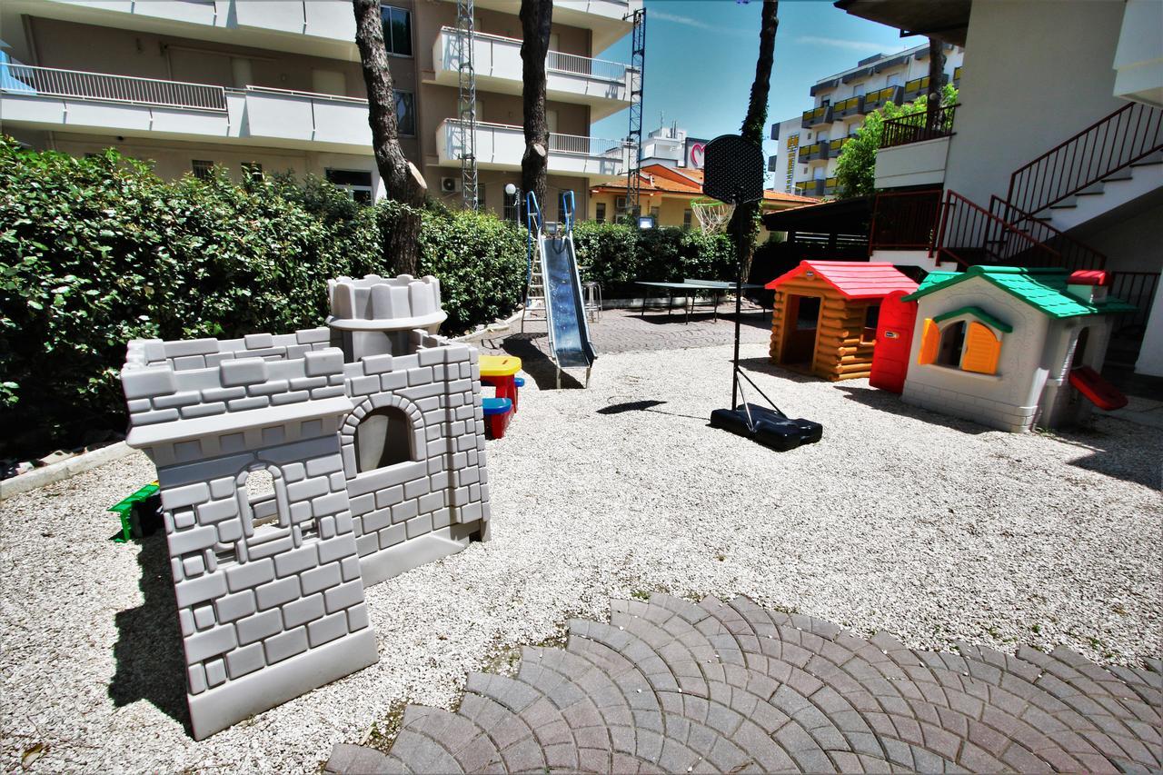 Hotel De Amicis Riccione Eksteriør bilde