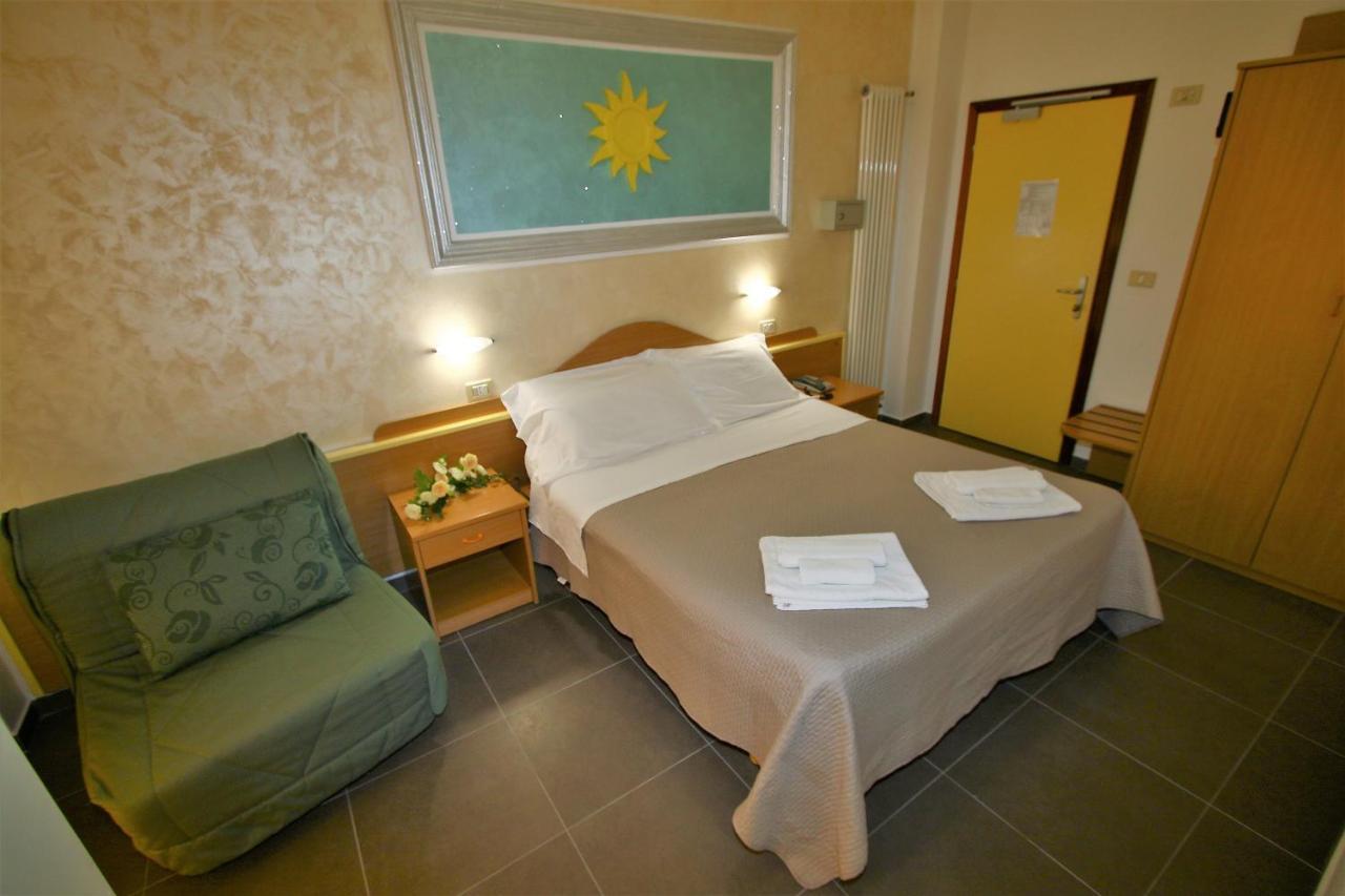 Hotel De Amicis Riccione Eksteriør bilde